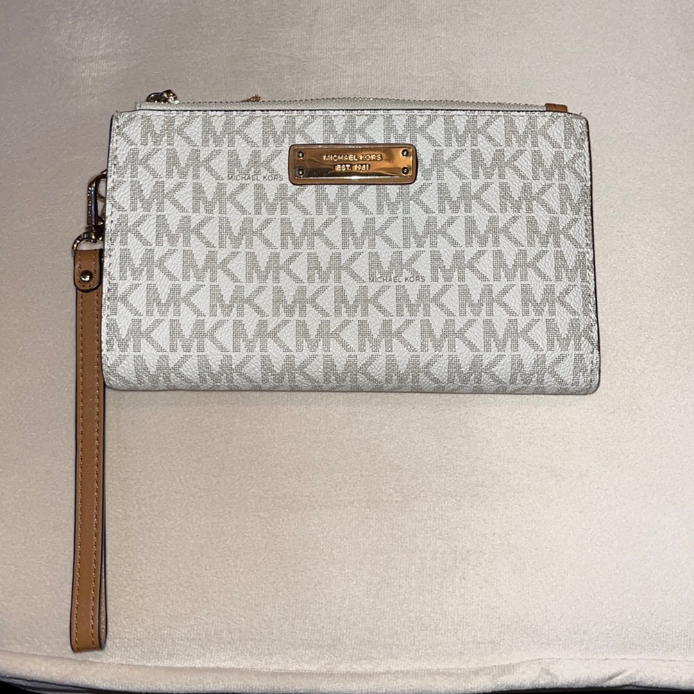 MK Vanilla & Tan Large Wallet